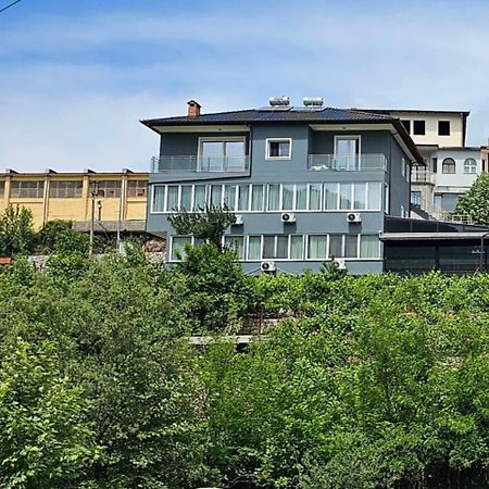Home 12 Librazhd Екстер'єр фото
