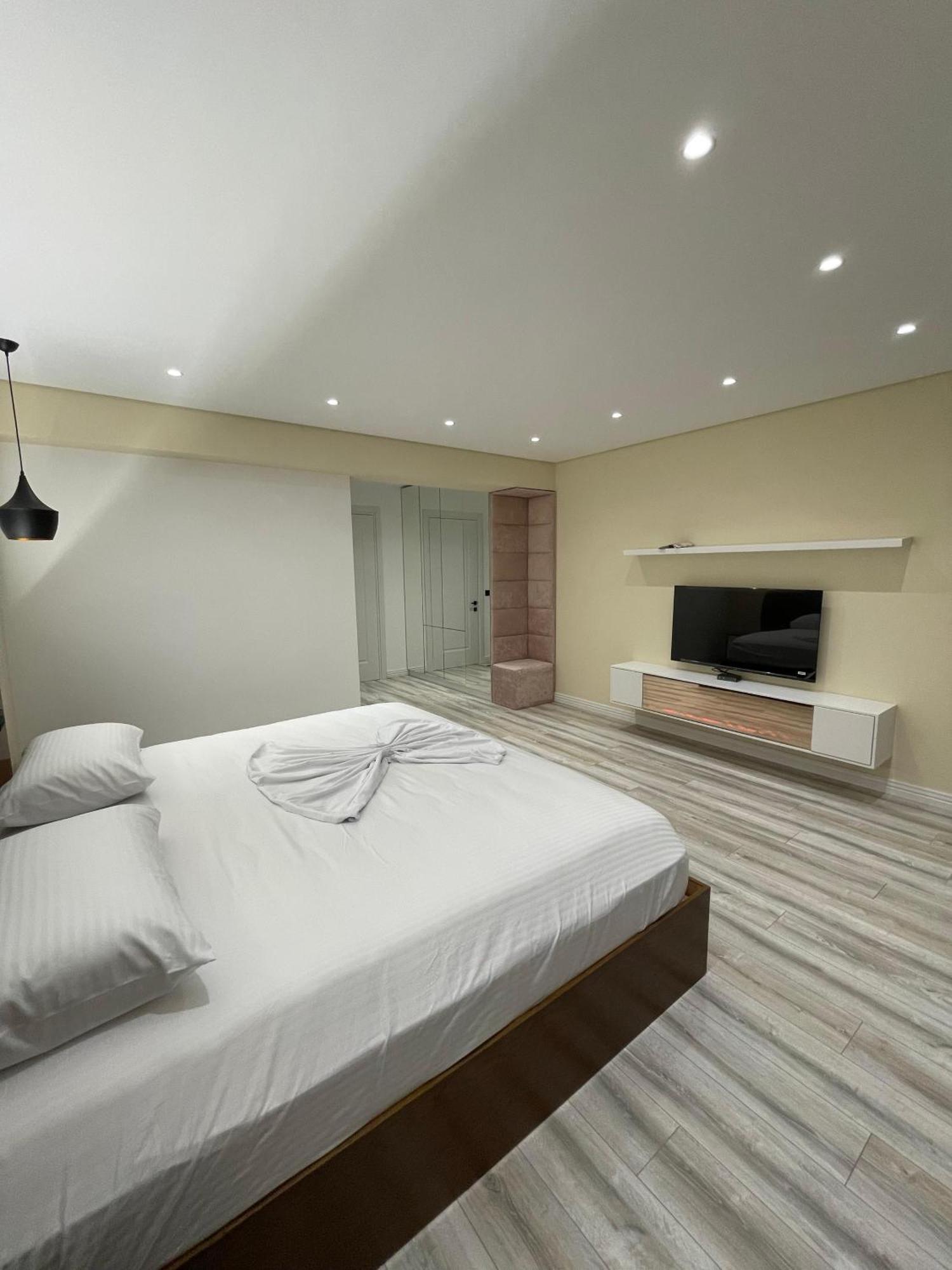 Home 12 Librazhd Екстер'єр фото