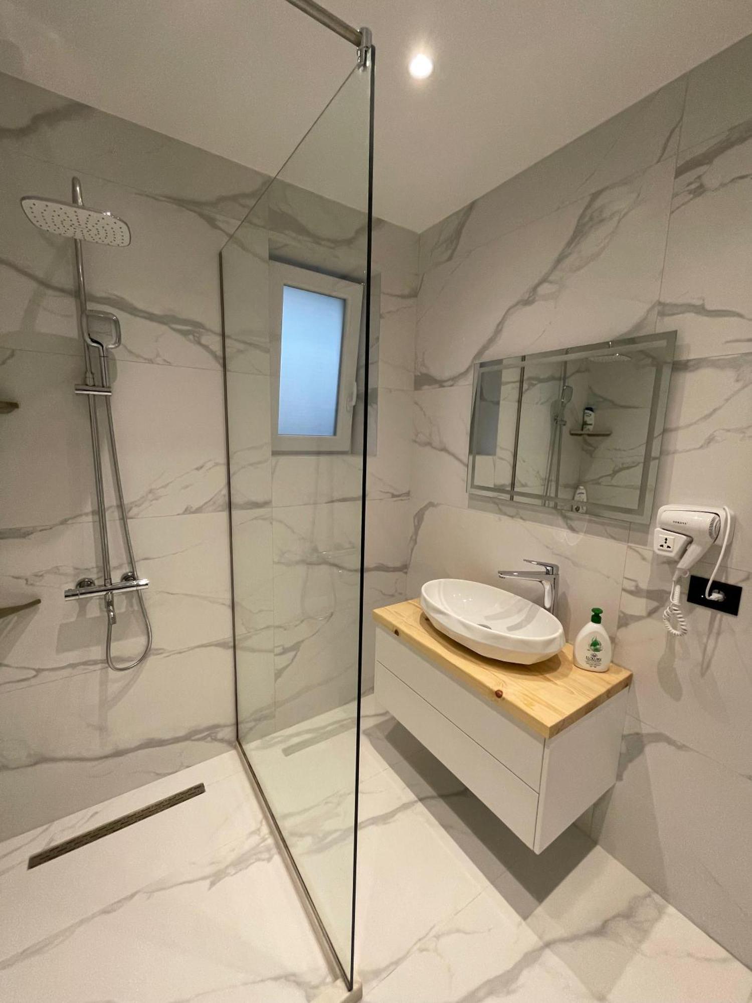 Home 12 Librazhd Екстер'єр фото