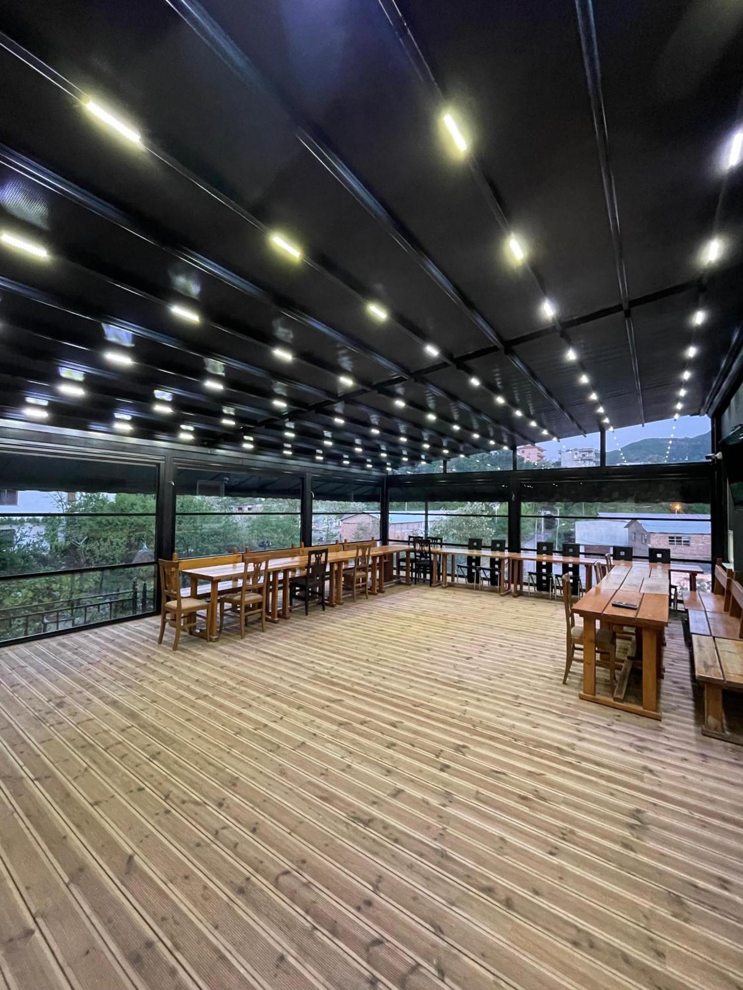 Home 12 Librazhd Екстер'єр фото